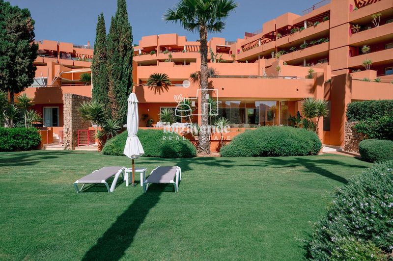 Foto f342d546-c10b-4c71-b3bf-4632d9526ac0. Dúplex amb aparcament piscina a Roca Llisa Santa Eulària