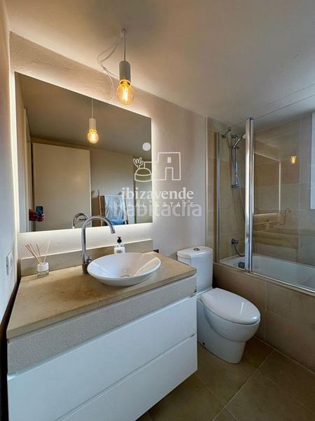 Foto b6514e75-3cdf-4f8a-8ebc-5236b9c9b85b. Casa adossada amb aparcament piscina a Santa Eulària des riu Santa Eulària