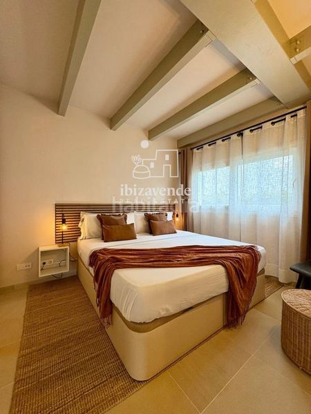 Foto b8ac3ede-e275-4153-a851-bc2824721349. Casa adossada amb aparcament piscina a Santa Eulària des riu Santa Eulària