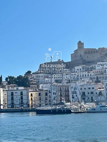 Foto 7bf89ed5-7c5e-48bc-bd01-6e481ace434e. Alquiler dúplex  acogedor en sa penya con vistas a dalt vila y al mar en Ibiza