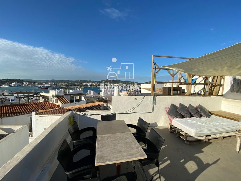 Foto 0da230d1-4b0c-4792-a7b2-fb8a6c28a565. Location duplex dans Dalt Vila-La Marina Ibiza