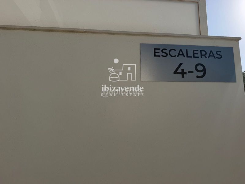 Foto 4a5c7449-fb39-4d5d-aac3-a693b9c35fa0. Lloguer dúplex amb aparcament piscina a Ses Figueretes - Platja d'en Bossa - Cas Serres Ibiza
