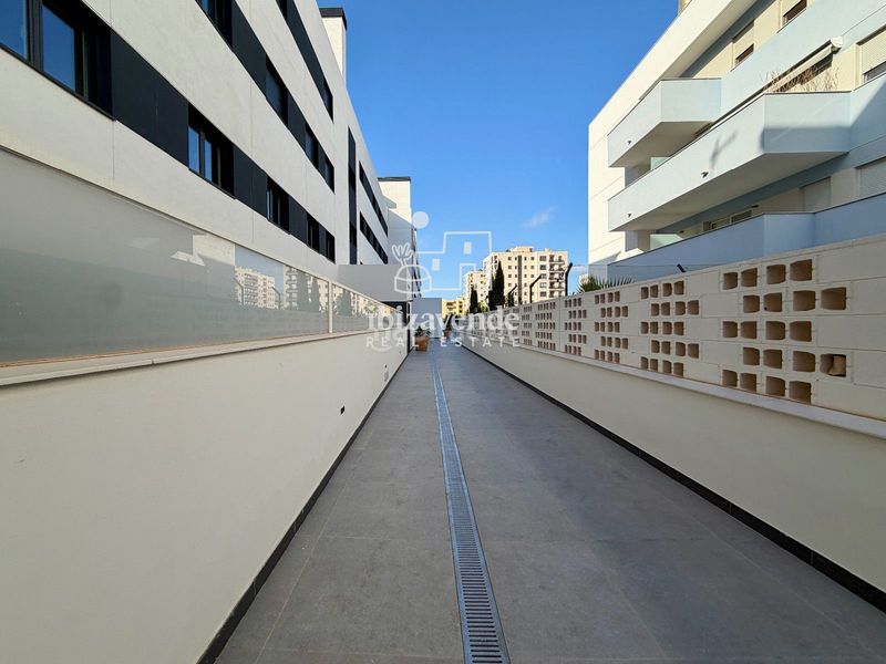 Foto 50b5542c-c714-4f0e-8096-bfea16844567. Lloguer dúplex amb aparcament piscina a Ses Figueretes - Platja d'en Bossa - Cas Serres Ibiza