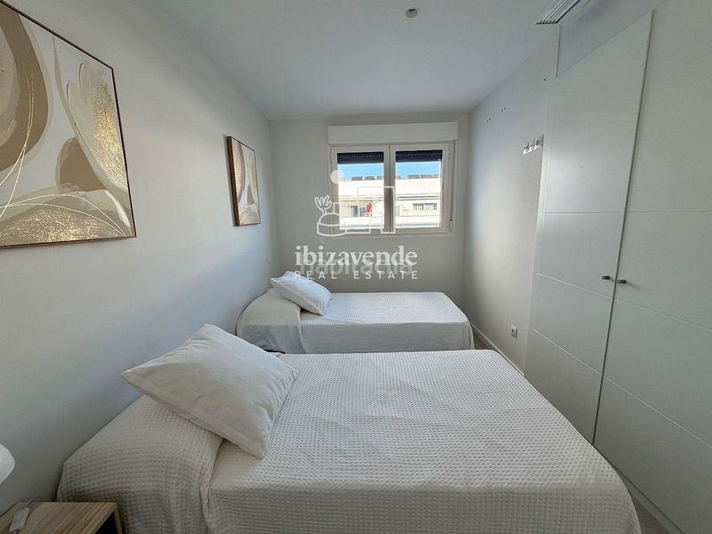 Foto 8cf3a689-40fa-4e4e-8584-6233c721d0dd. Lloguer dúplex amb aparcament piscina a Ses Figueretes - Platja d'en Bossa - Cas Serres Ibiza