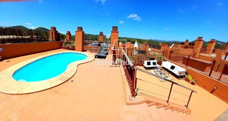 Foto cf979014-67a3-460e-afac-91a95263c93c. Dúplex amb aparcament piscina a Roca Llisa Santa Eulària