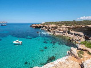 Etagenwohnung  Marià villangómez. Apartamento luminoso con vistas al mar en santa eulalia