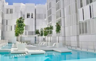 Appartamento  De la barra. Elegante apartamento en patio blanco, marina botafoch
