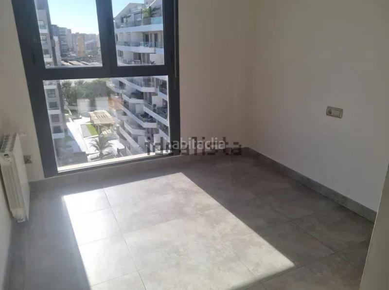 Foto 21a73e93-1269-4dad-99a9-ab5227fa6bfc. Alquiler ático se alquila piso con vistas al mar en Alicante