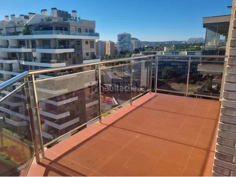 Foto 70ab6c52-f3f0-4afd-ac8b-5036316e18d3. Alquiler ático se alquila piso con vistas al mar en Alicante