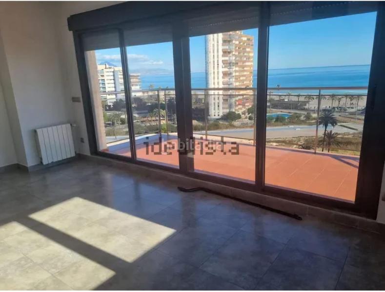 Foto da10fbc3-be20-4d2d-b947-3ff23f0bd59f. Alquiler ático se alquila piso con vistas al mar en Alicante