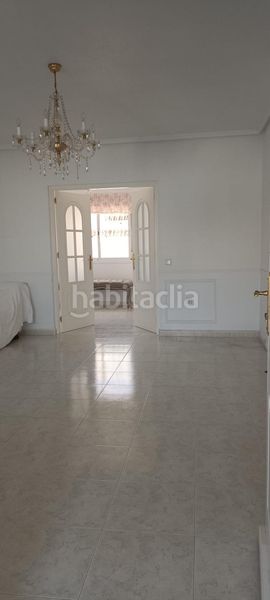 Foto 1909ba42-5cfe-4a8a-bdbd-d1466725469e. Casa adossada amb aparcament piscina a Benijófar