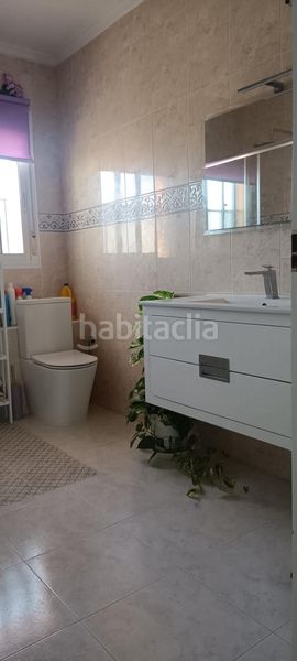Foto 2bf1f943-f855-44b5-a047-97696dd62bc1. Casa adossada amb aparcament piscina a Benijófar