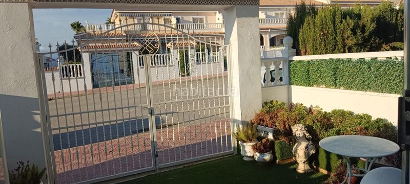 Foto f34fdaa1-76ca-41f5-b988-f21ec7821c7b. Casa adossada amb aparcament piscina a Benijófar
