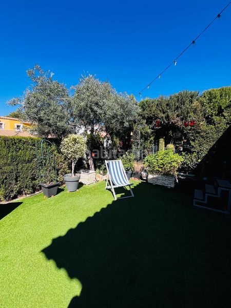 Foto b214cd5b-a086-4c41-b8a1-ed912f25898c. Casa aparellada amb aparcament piscina a Bonalba-Cotoveta Mutxamel