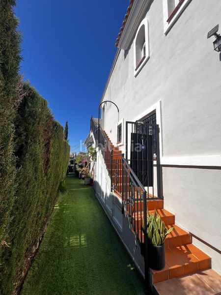 Foto eba6d0af-98f6-4383-b198-5f5b9a5efe0f. Casa aparellada amb aparcament piscina a Bonalba-Cotoveta Mutxamel