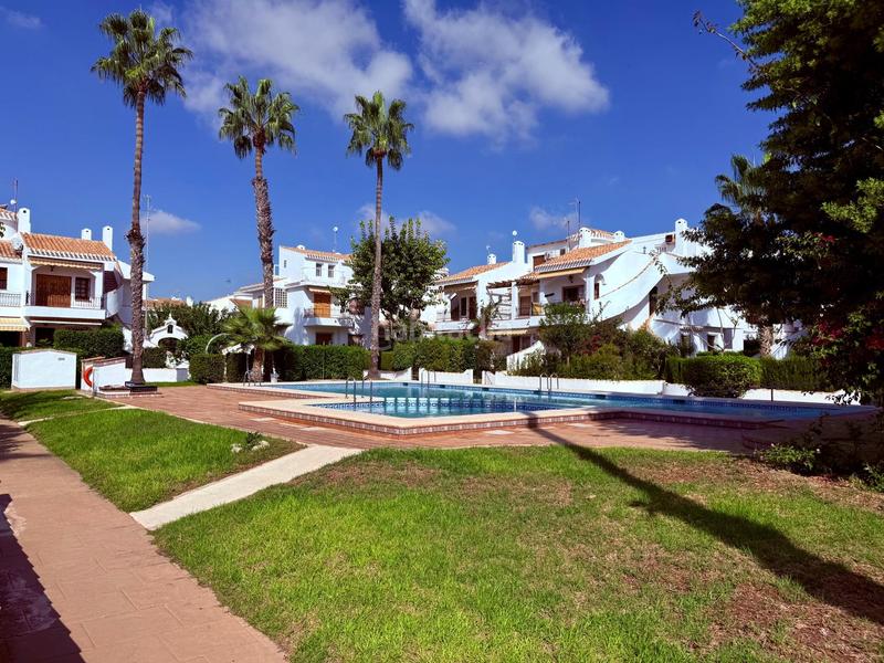 Foto 0b214475-361f-41e3-ae39-5be0f347c570. Casa in calle mar menor 4 in Pueblo Latino Pilar de la Horadada