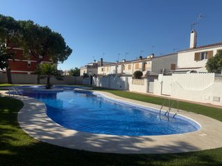 Maison jumelée  Carrer masferrer. Acogedor chalet adosado en creixell - ¡a solo 400m de la playa!