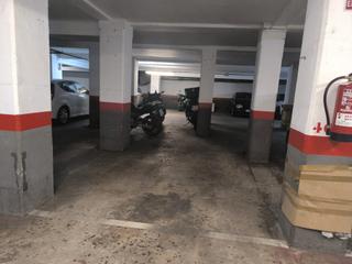 Affitto Posto auto in Carrer de vèlia 8. Parking mediano.