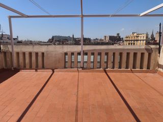Rent Penthouse  Carrer comercial. Sol y luz natural