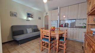 Planta baixa  Carrer de la punta del sud. Apartamento en santa margarita roses 200m de la playa