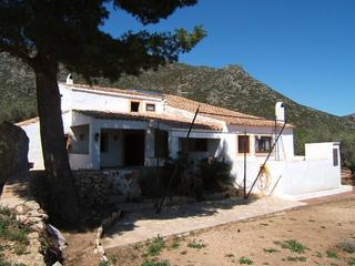 Terreny residencial  Partida pandorga. Finca de 73.965m2 según catastro, con una masía de 228m2, agua d