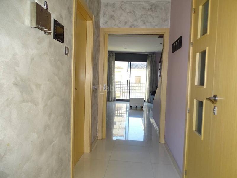 Foto 21b9e2d2-b60d-42ef-979b-39fd2513d20f. Casa aparellada amb calefacció aparcament a Gandesa