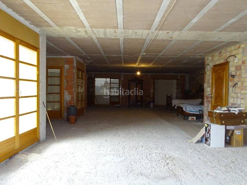 Foto f1430e7e-a888-4e59-abbf-7fc57cb1db57. House with heating parking in Bítem Tortosa