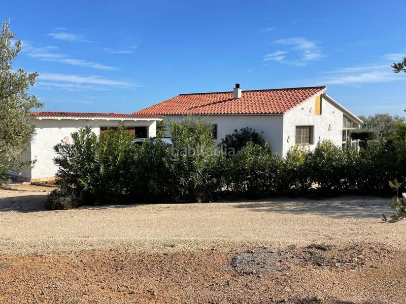 Foto ed2568b0-d665-4d9f-a5e3-8810124b9181. Chalet  en venta en Camarles