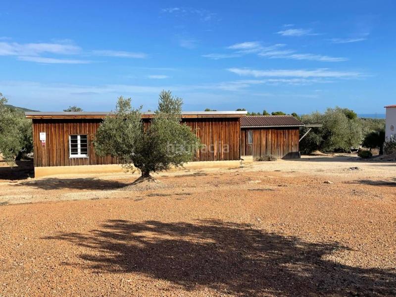 Foto fb50eb3f-76ca-4dc4-b088-7917f46fdb02. Chalet  en venta en Camarles