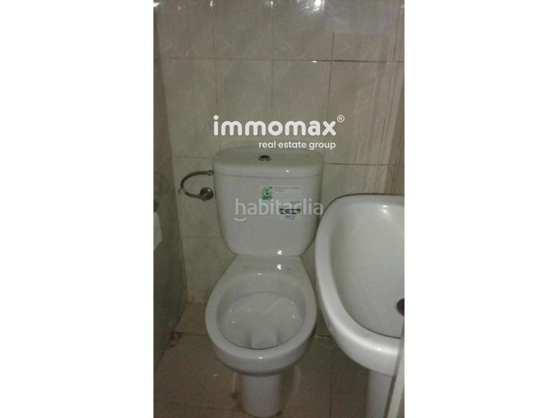 Foto 91e553c2-dfe5-4983-9fc0-b16f1a8f1cc1. Local commercial dans La Verneda - La Pau Barcelona