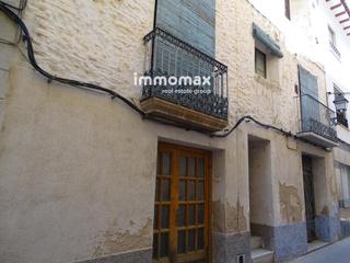 Casa  Major. Inversión casa  masía y solares urbanos en venta en el centro de