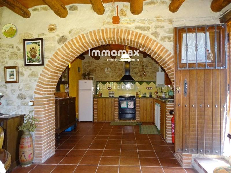 Foto 33ecdda6-efac-4bd1-9bfa-de7eb7ec4268. Chalet masia en venta totalmente reformada en Bot