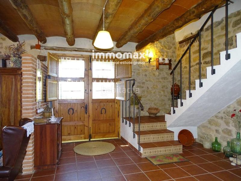 Foto d8a32dc9-6c57-46ba-87f0-af663d64dd33. Chalet masia en venta totalmente reformada en Bot