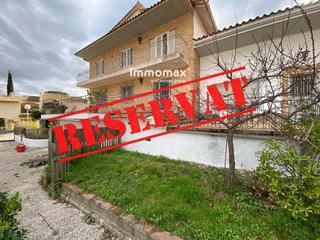 Maison jumelée à Santa Eulàlia de Ronçana. Santa eulàlia de ronçana casa adosada ideal 2 familias en venta