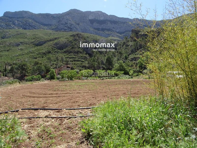 Foto 9d604eb9-f3db-4e75-bdc1-daec7eeebc00. Terreno residencial finca rústica en venta en horta de san juan con agua y 2 balsas en Horta de Sant Joan