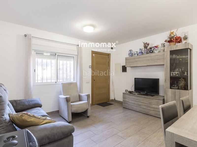 Foto 6f429ba3-c024-4308-82b8-246544bc2846. Casa amb aparcament a Marianao Sant Boi de Llobregat