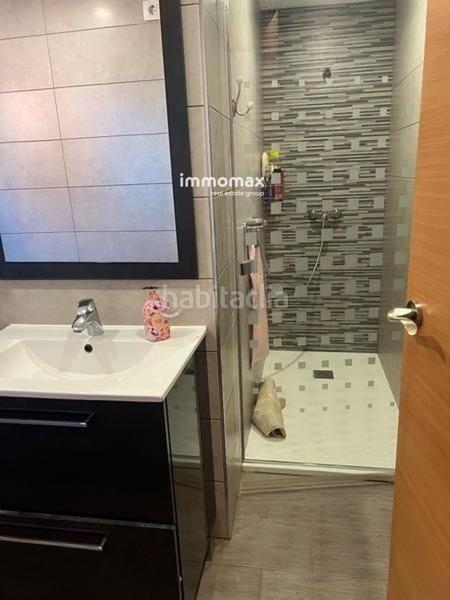 Foto 954bbcdb-9d12-4755-97ad-20ee5e3635b4. Casa amb aparcament a Marianao Sant Boi de Llobregat