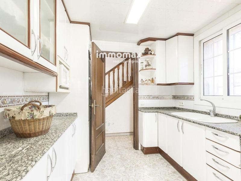 Foto b558dd51-511b-4c5e-a0b0-0541949a5c2c. Casa amb aparcament a Marianao Sant Boi de Llobregat