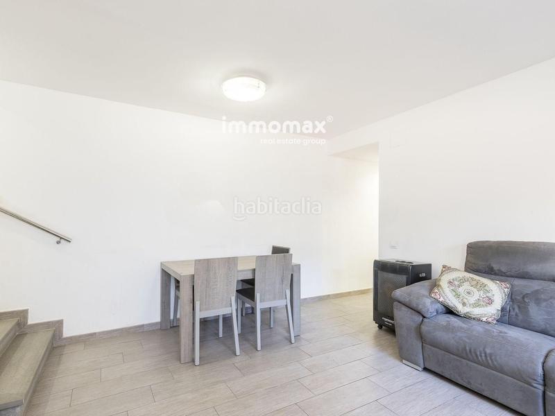 Foto b7c34e98-a69d-4038-9c26-cafc0688484b. Casa amb aparcament a Marianao Sant Boi de Llobregat