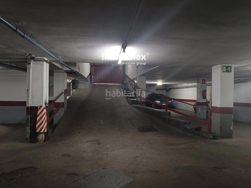 Foto f49304cc-89cb-442e-95d3-5b8765972545. Aparcament cotxe a La Plana Esplugues de Llobregat