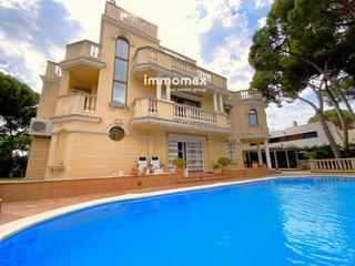 Casa a La Pineda. Casa de ensueño en la pineda castelldefels.