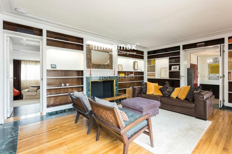 Foto 8bd065bb-f513-4286-9542-32e607733384. Location attique avec parking dans Pedralbes Barcelona