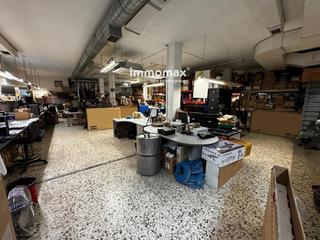 Local commercial à Vinyets-Molí Vell. Sant boi local comercial diáfano en venta