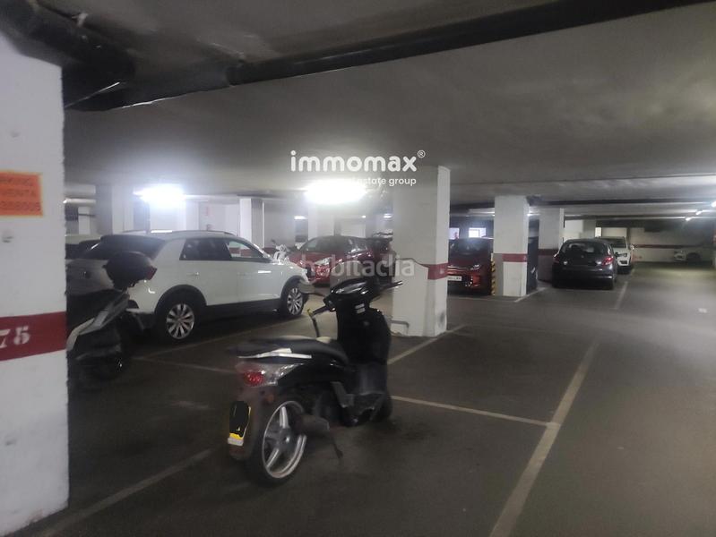 Foto b36c778d-1433-455d-80d7-1e3adcd28b1f. Autoparkplatz in Sant Josep Hospitalet de Llobregat (L´)