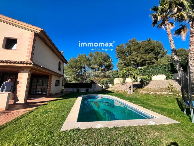 Foto 639d9533-73e7-41bd-9e7c-1d2df40e922c. Chalet con riscaldamento parcheggio piscina in Santa Maria Vilanova i la Geltrú