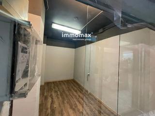 Miete Geschäftsraum  Calle de valència. Local comercial con escaparates en encants nous