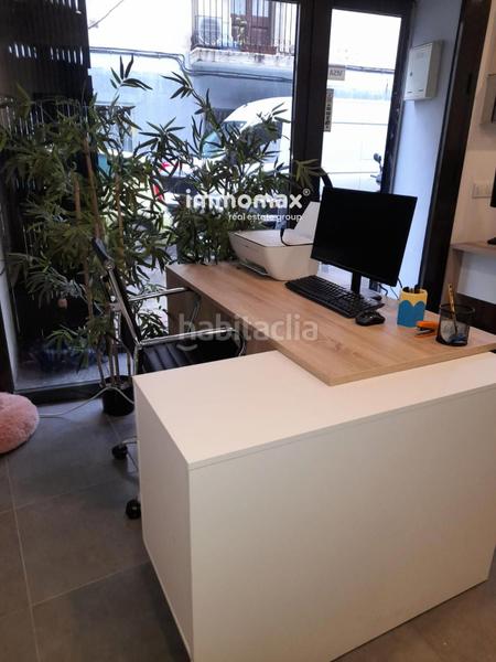 Foto af9993f1-2338-495a-aa34-b8a4e4ca92b8. Alquiler oficina coworking en lesseps tu espacio ideal por 150mes en Barcelona