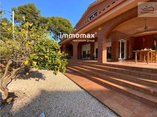 Casa a Montmar. Magnifica vivienda en venta en la prestigiosa zona de montmar, c