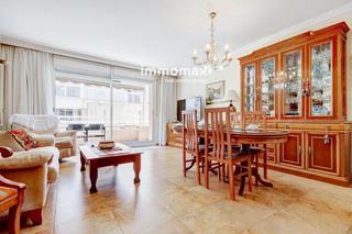 Casa adossada  Marianao. Descubre tu nueva casa en el corazón de sant boi!