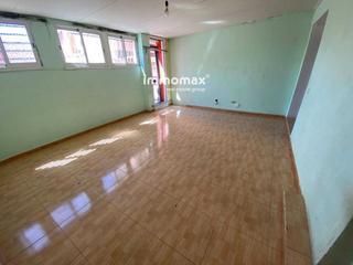 Pis a Passeig Maragall. Gavà bajos en venta